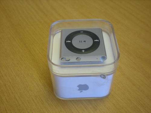 Apple iPod Shuffle 2GB