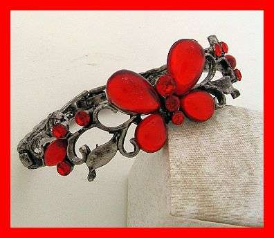 ~R10~ ANTIQUE STYLE HINGED FASHION BRACELET
