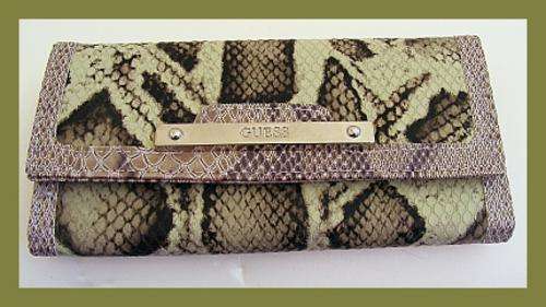 STUNNING GUESS PURSE