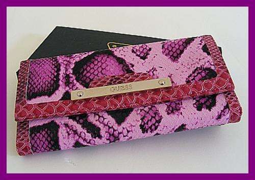 GORGEOUS PURPLE/ PNK GUESS PURSE