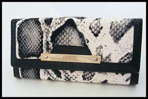 BLACK AND WHITE GUESS PURSE
