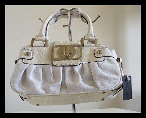 ELEGANT WHITE GUESS HANDBAG