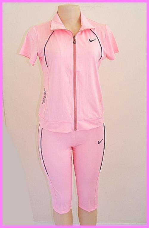 LADIES PINK NIKE SUMMER GYM OUTFIT - SIZE: L