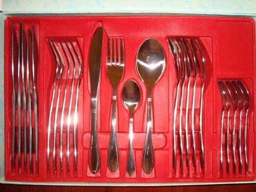 24 Piece Cutlery Set
