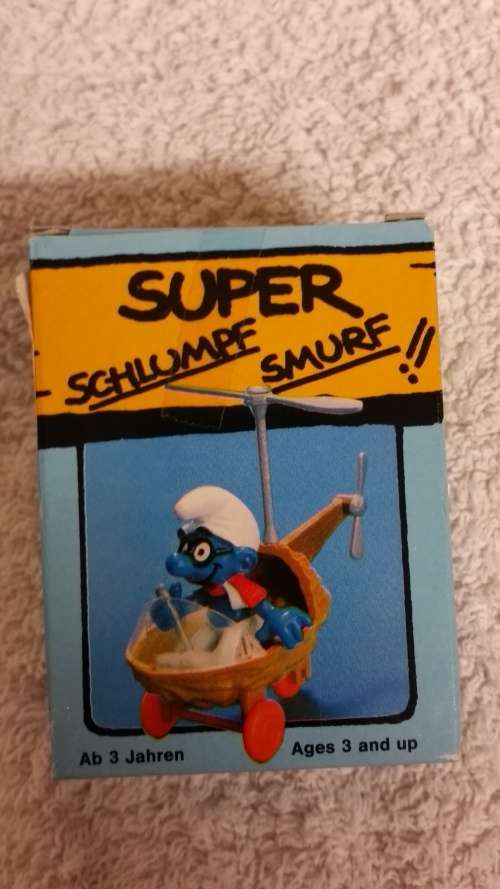 Schleich 40233 -Super Smurf in Helicopter  - VINTAGE MINT in box