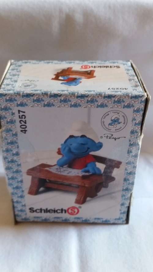 1981 VINTAGE - SCHOOL DESK SLEEPING SMURF  -  UNOPENED - SCHLEICH MODEL 40257