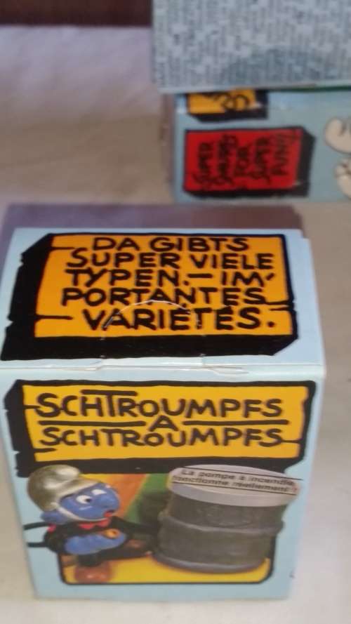 1981 SCHLEICH 40216 - VINTAGE FIREMAN SUPER SMURF - MINT IN BOX