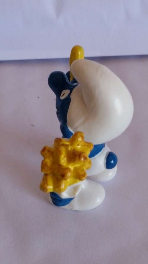 1981 SCHLEICH 20131 - FRENCH FRIES SMURF  - PEYO - MADE IN CHINA