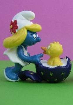 1984 SCHLEICH 20513 - SMURFETTE WITH CHICK (PURPLE EASTER EGG) - PEYO - MADE IN CHINA