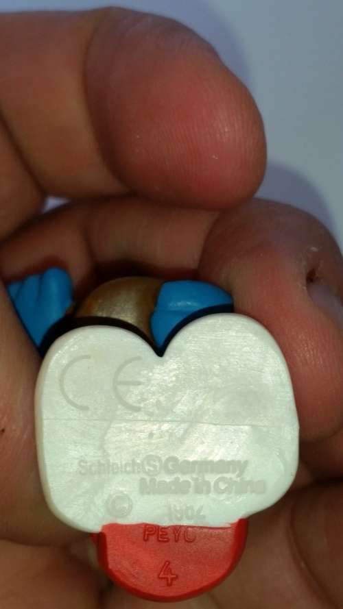 1982 SCHLEICH 20165 - GREEDY SMURF - PEYO  - MADE IN CHINA