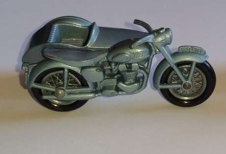 1960- MATCHBOX LESNEY - SERIES 4 - TRIUMPH T110 - MADE IN ENGLAND