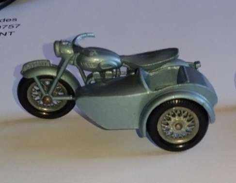 1960- MATCHBOX LESNEY - SERIES 4 - TRIUMPH T110 - MADE IN ENGLAND