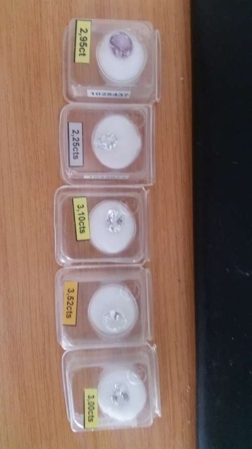 MIXED LOT OF GEMSTONES - Diamonds, Garnets, Saphires, Topaz, Pearls, Purple Cubiic Zurconium