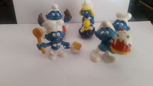 SMURFS - LOT 4 - FIVE SMURFS - ORIGINAL AND IN MINT CONDITION