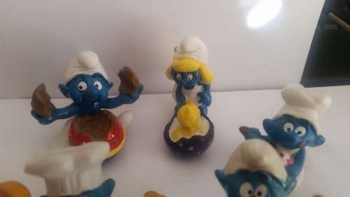 SMURFS - LOT 4 - FIVE SMURFS - ORIGINAL AND IN MINT CONDITION