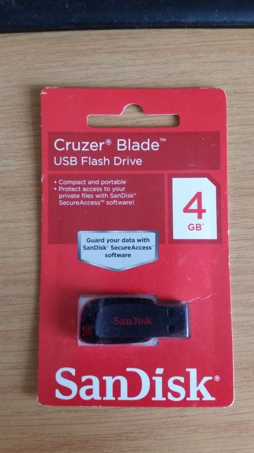 4 GB CRUZER BLADE FLASH DRIVE