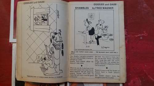 SET OF 5 COLLECTABLE GIGGLES AND GAGS BOOKS FROM THE 1980'S BY LENCEL