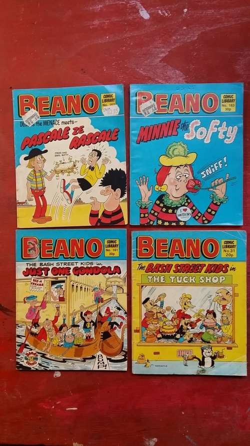 SET OF 4 COLLECTABLE BEANO COMIC BOOKS