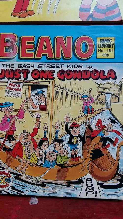 SET OF 4 COLLECTABLE BEANO COMIC BOOKS
