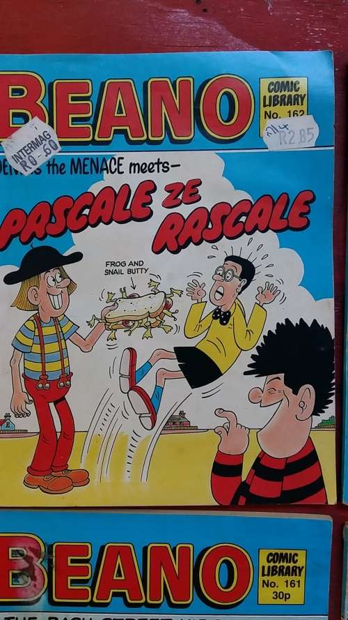 SET OF 4 COLLECTABLE BEANO COMIC BOOKS