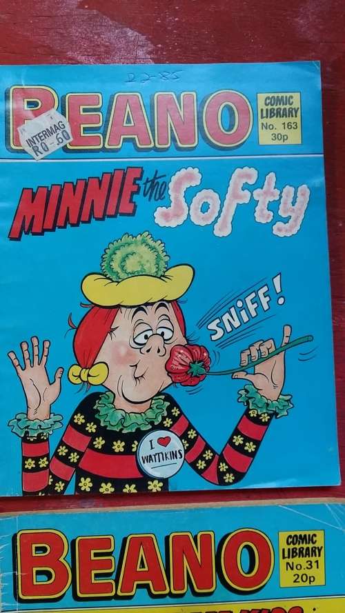 SET OF 4 COLLECTABLE BEANO COMIC BOOKS