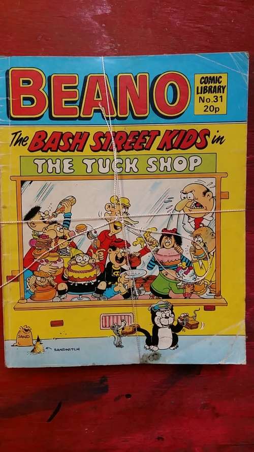SET OF 4 COLLECTABLE BEANO COMIC BOOKS
