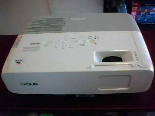 Epson EB 824 H LCD Data Projector