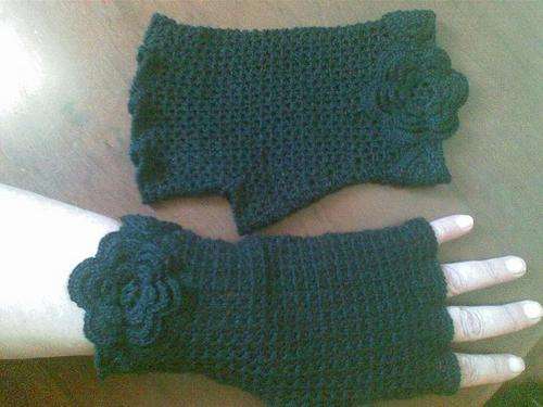 Crochet(handmade) Black Rose cuff /lace Fingerless glove to fit average hand