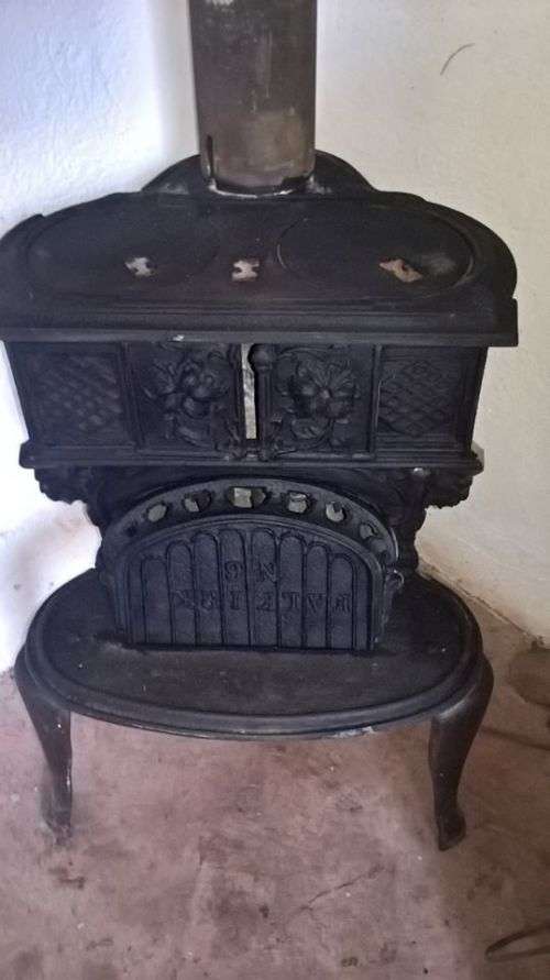 Wonderful vintage queen ann stove
