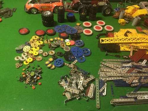 MECCANO PIECES LOTS OFF OLD AND NEW MIXED