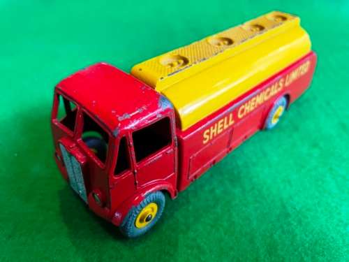 DINKY 591 A E G SHELL TANKER.