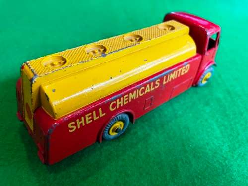 DINKY 591 A E G SHELL TANKER.