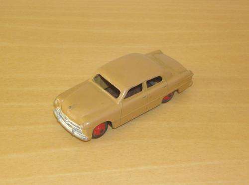 Dinky Toys No.139a Ford Fordor Sedan