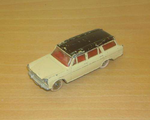Dinky Toys French No.548 Fiat 1800 Familiale Estate Car