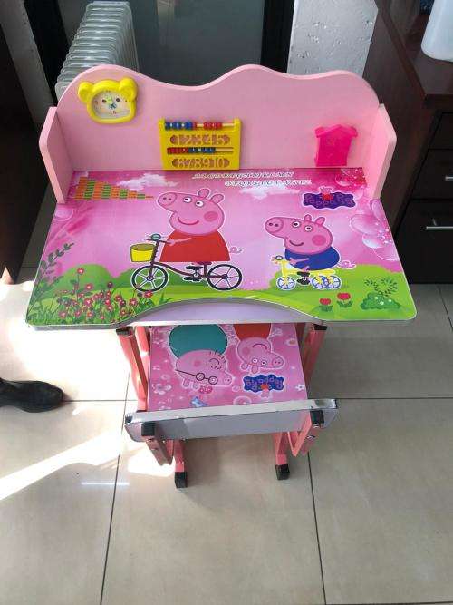 Kids Adjustable table and chair