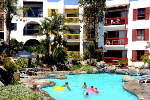 Midweek 4 nights // Club Mykonos / 6-10 May