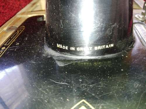 Antique Singer Sewing Machine: Mod. 99K (1957)