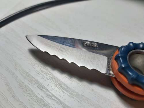 Vintage PETZL folding knife