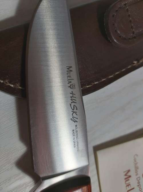 Muela Husky Hunting Knife - Made in Spain - With leather pouch