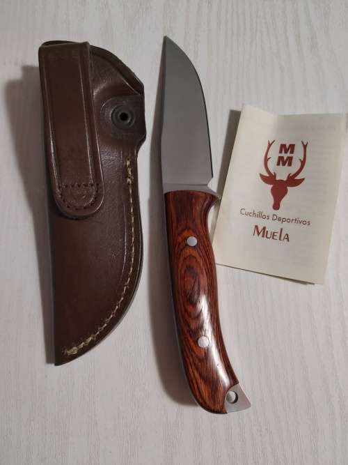 Muela Husky Hunting Knife - Made in Spain - With leather pouch