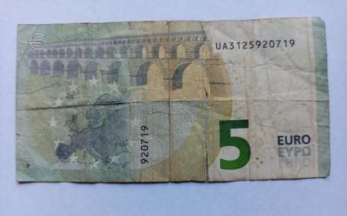 CIRCULATED FIVE EUROS BANKNOTE