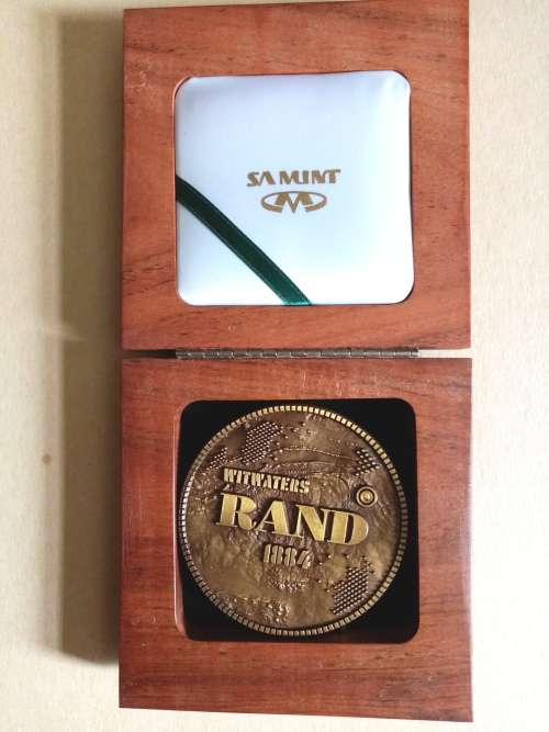 80MM ALLOY WITH 0.2 GRAM OF 24 CT GOLD INLAY (COMES IN A WOODEN BOX WITH C. O. A.) - ONLY 300 MADE