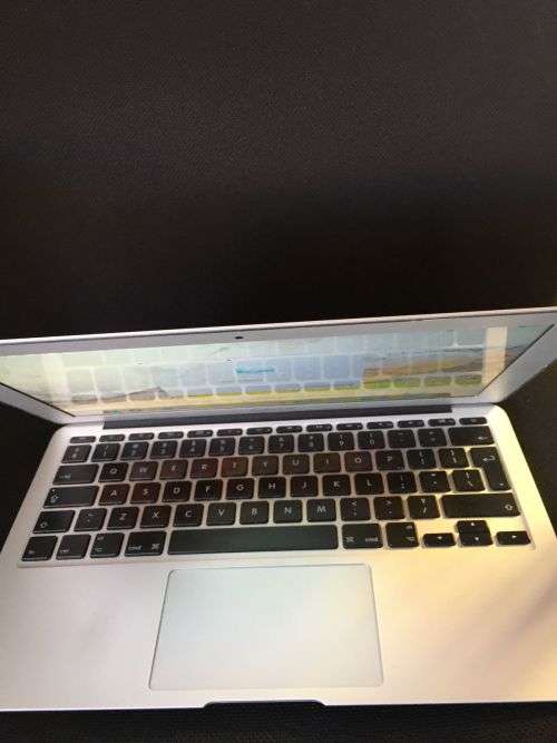 Macbook Air | 11 inch | Mid 2011 | SSD