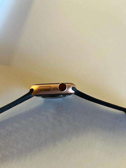 Apple Watch Series 4 (40mm) - Rose Gold - GREAT CONDITION | PRICE DROP |