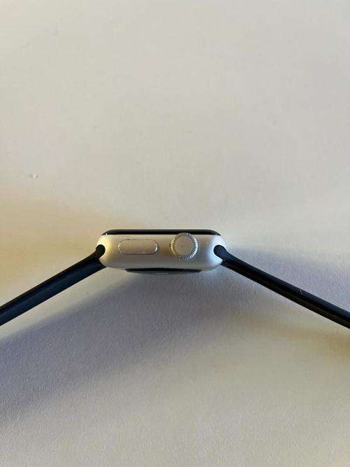 Apple Watch Series 3 GPS Only (38mm) - Silver Case - PLEASE CHECK DESCRIPTION