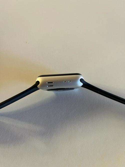 Apple Watch Series 3 GPS Only (38mm) - Silver Case - PLEASE CHECK DESCRIPTION