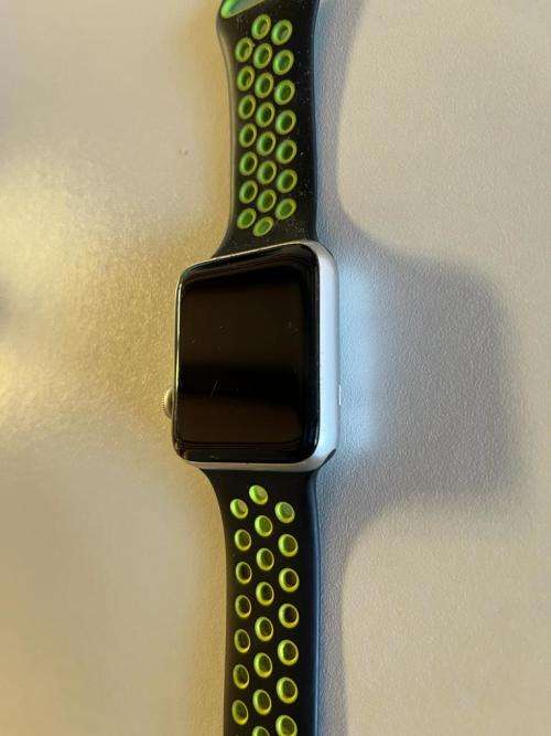 Apple Watch Series 2 (38mm) - Silver Case