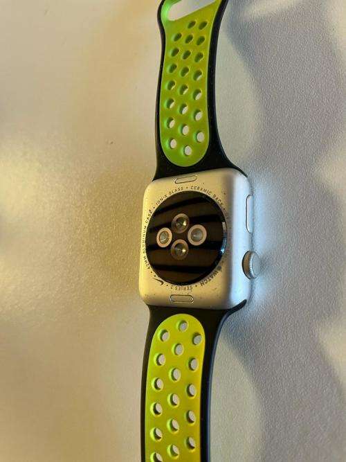 Apple Watch Series 2 (38mm) - Silver Case