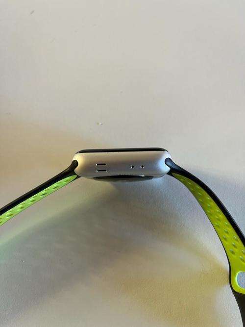 Apple Watch Series 2 (38mm) - Silver Case