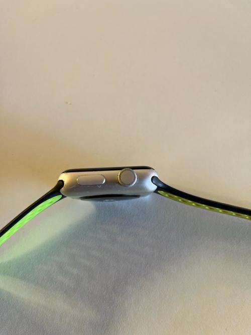 Apple Watch Series 2 (38mm) - Silver Case